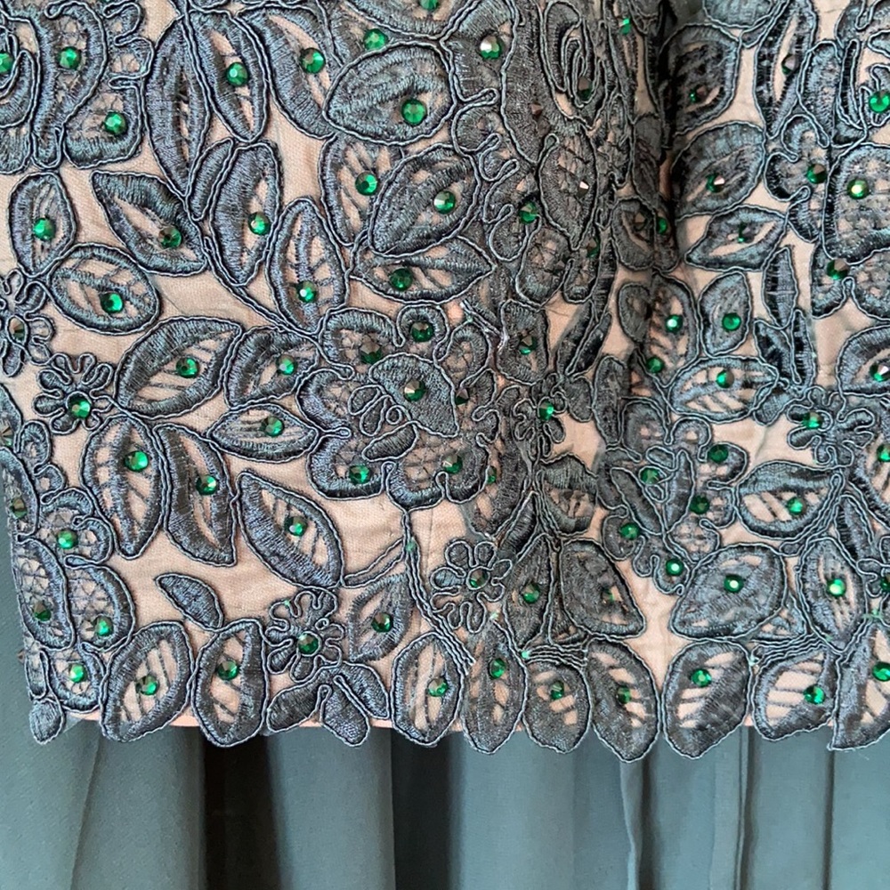 New Faviana Skirt and Top Elegant Lace Embroidered Prom Evening 2 Piece Set - Picture 9 of 11